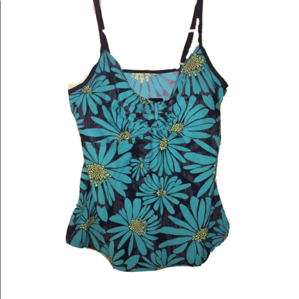 NWOT jaclyn smith bikini top